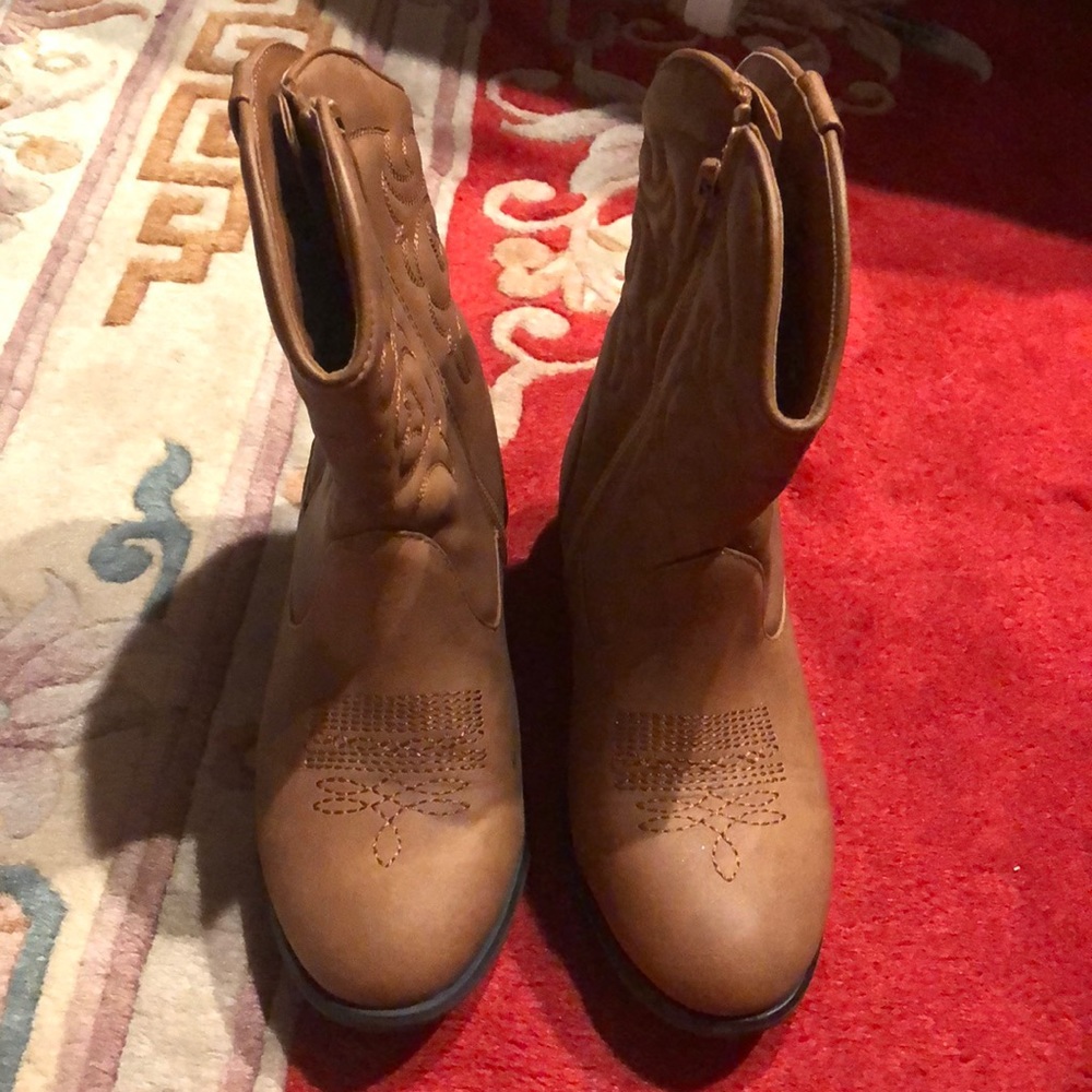 Cat & Jack size 12 cowgirl boots